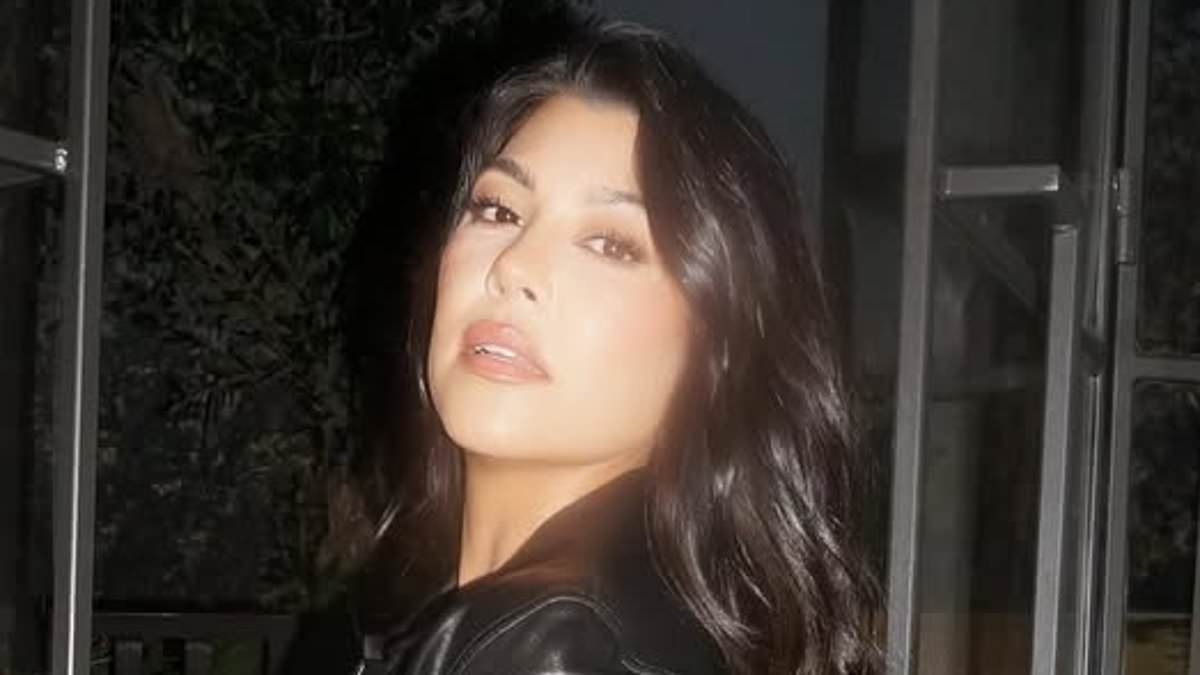 Kourtney Kardashian praised for skipping Jeff Bezos and Lauren Sanchez wedding: 'Living your best life'