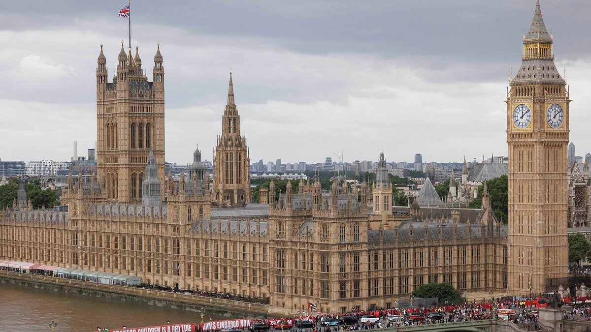 Fury at 'unacceptable' waste as Parliament brings in new £150k-a-year 'commercial' boss after Lords shambles over £10m gates that don't work