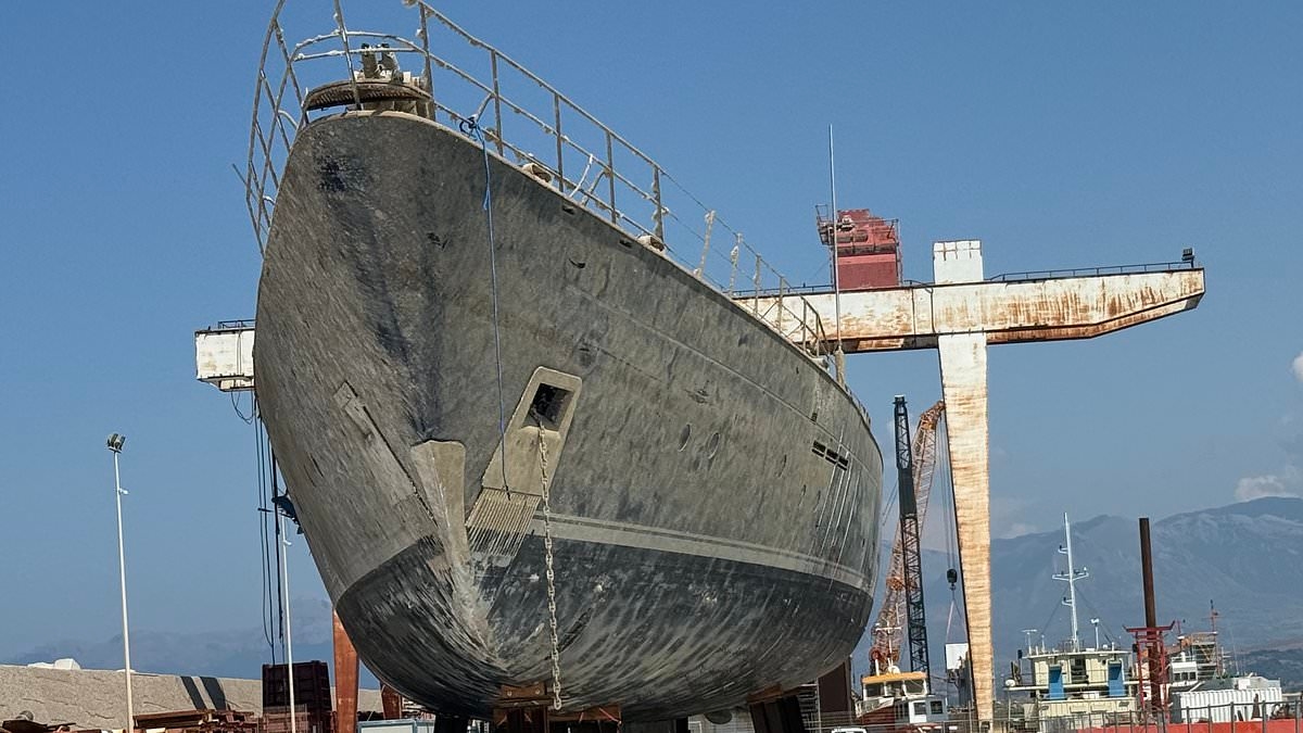 New photos show enormous mast of Mike Lynch's doomed Bayesian after salvage operation concludes