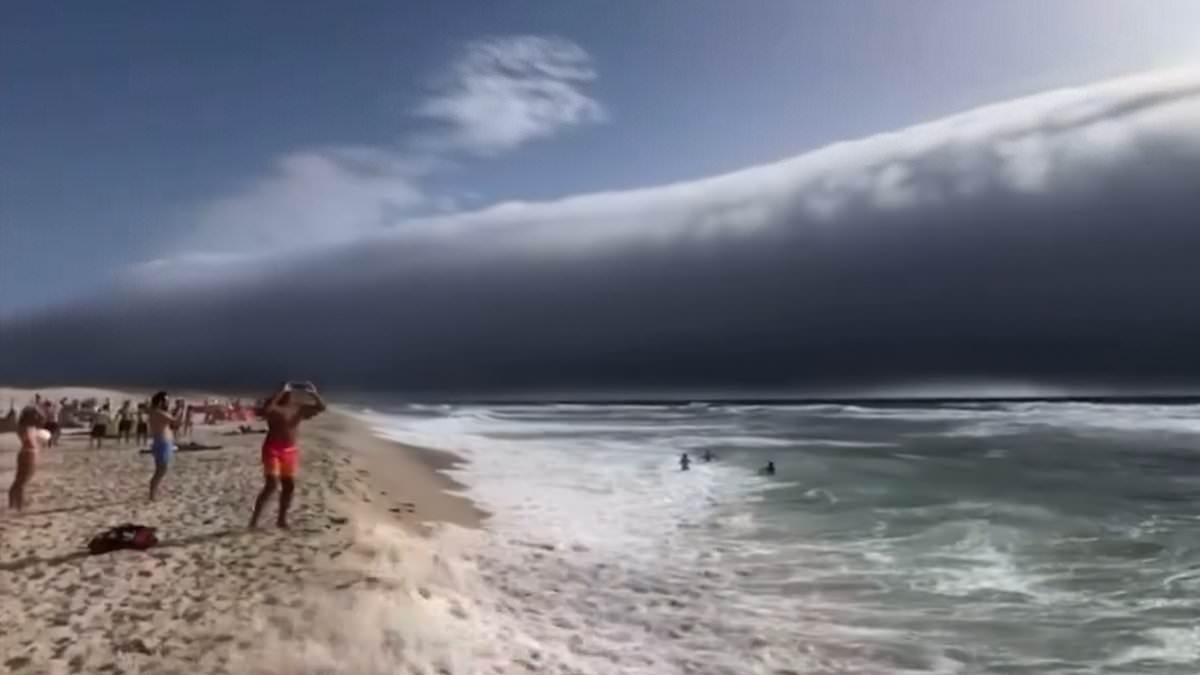 Rare roll clouds roll over Portugal during record heatwave