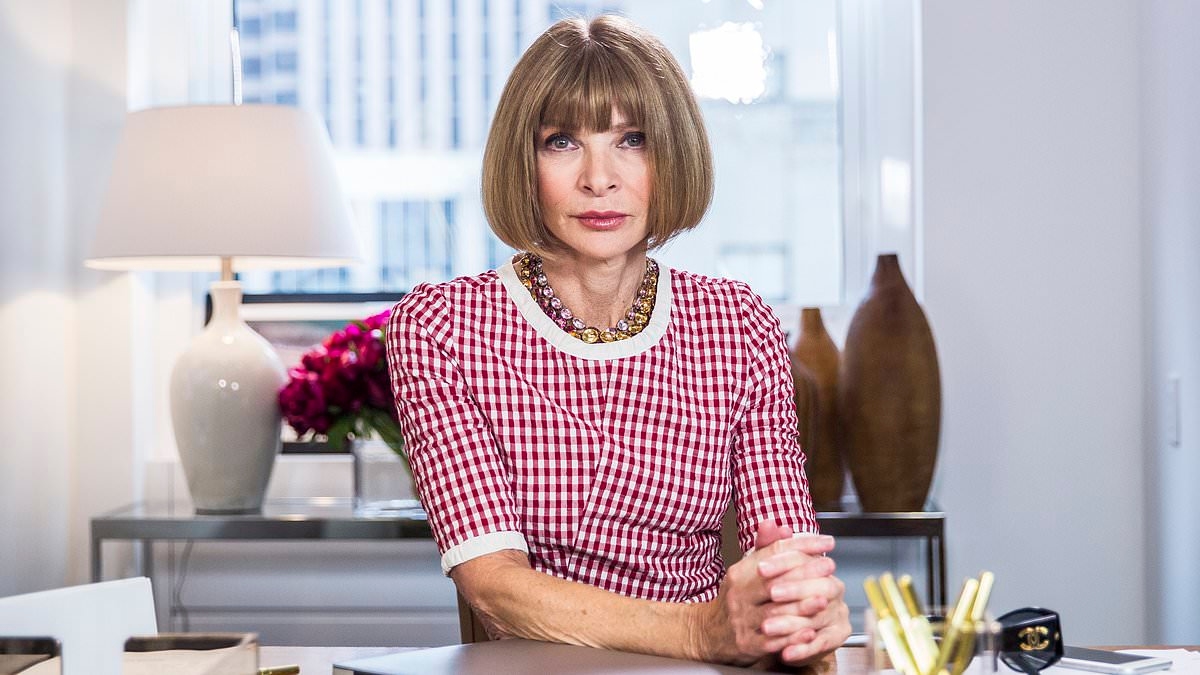Conde Nast mocked for advertising Anna Wintour's iconic Vogue role to the public on LinkedIn