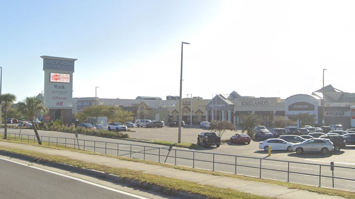 BREAKING NEWS Shooting at Oglethorpe Mall in Savannah, Georgia leaving at least five injured