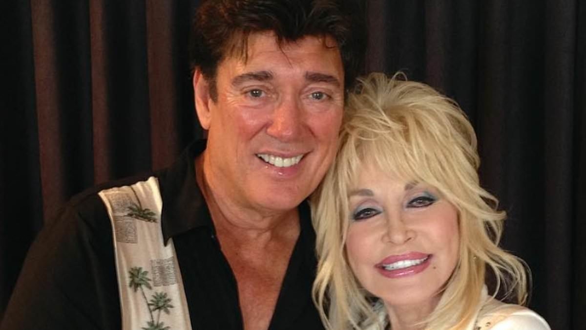 80s country music icon to have surgery after being rushed to the hospital over onstage stroke