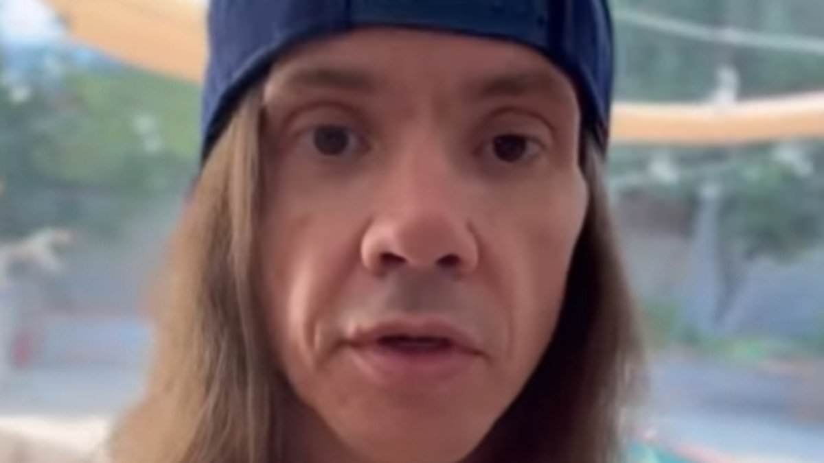 Trendy 00s lead singer forced to make shock u-turn after banning Trump supporters from his shows