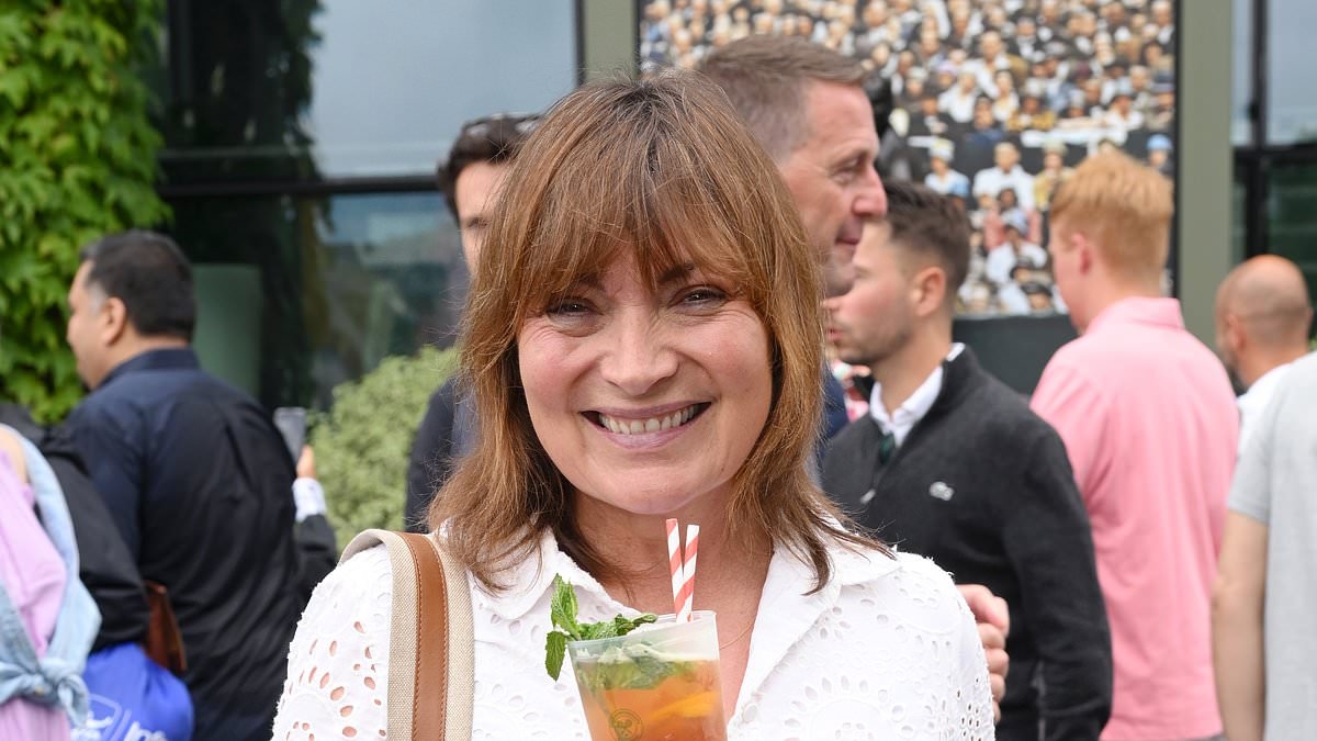 Lorraine Kelly and her lookalike daughter Rosie look effortlessly stylish as they sip on Pimm's at Wimbledon