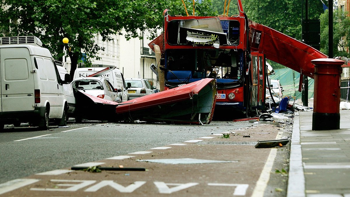 BREAKING NEWS Royal Family lead nation in remembering those who lost their lives in 7/7 terror attack 20 years ago