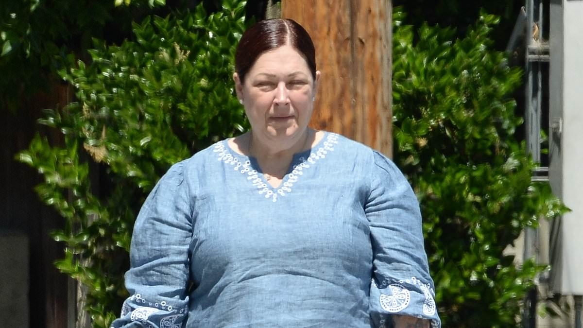 Carnie Wilson seen for first time since death of dad Brian Wilson of The Beach Boys fame as she hugs her husband