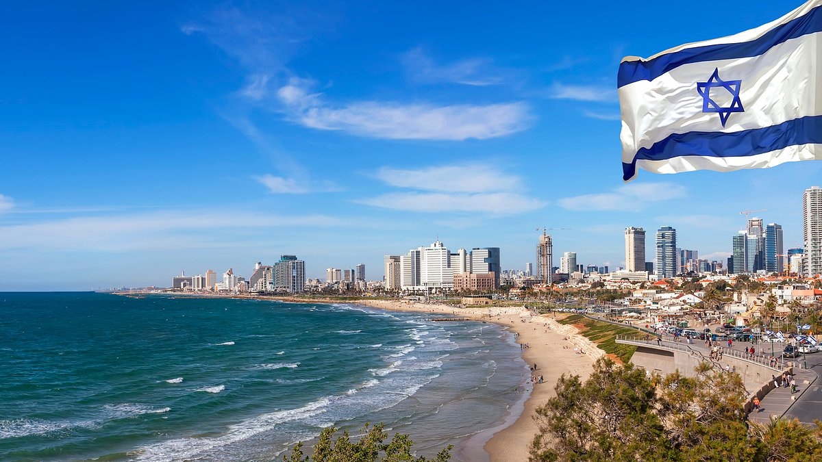 Major airline resumes flights to Israel from UK - a month earlier than planned