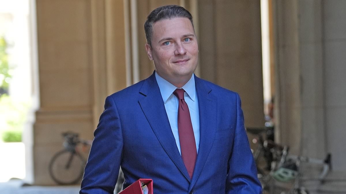 Wes Streeting's plans for NHS recovery 'hanging by a thread' after junior doctors announce five day walkout over pay