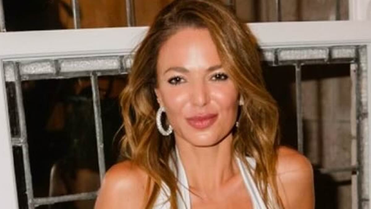 Nude artist Dina Broadhurst shares her most SHOCKING photo yet while holidaying in France