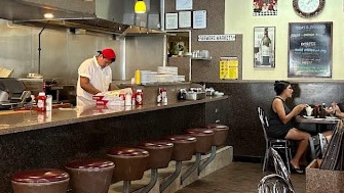 76-year-old diner closes as city neighborhood changes beyond recognition
