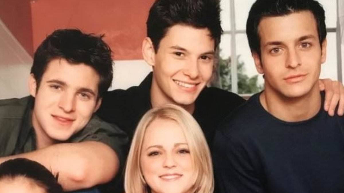 Former TV presenter looks unrecognisable 25 years after hosting alongside Holly Willoughby