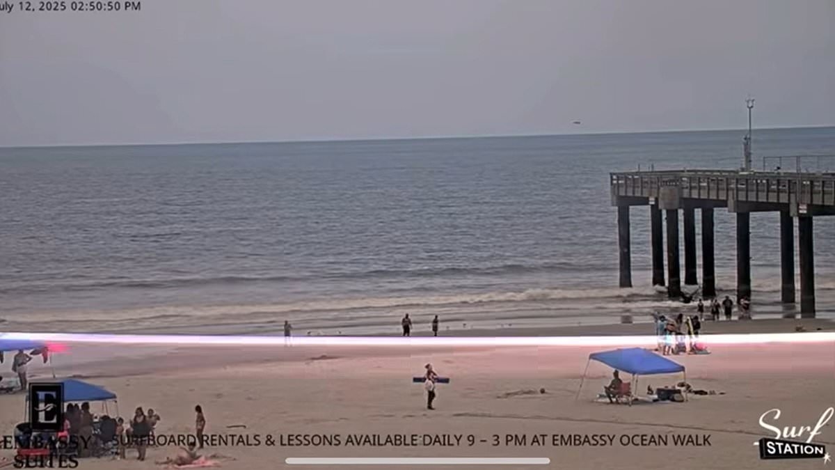 Florida beachgoers struck by lightning