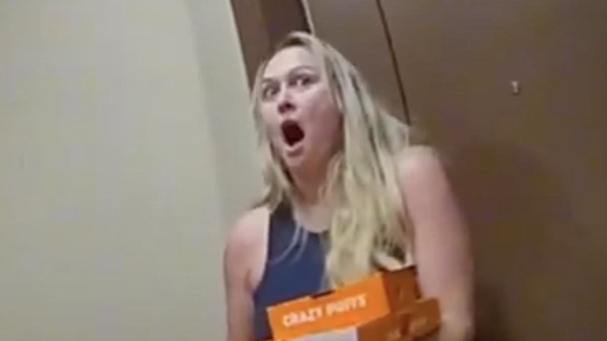GrubHub customer left gobsmacked after receiving the strangest pizza delivery yet