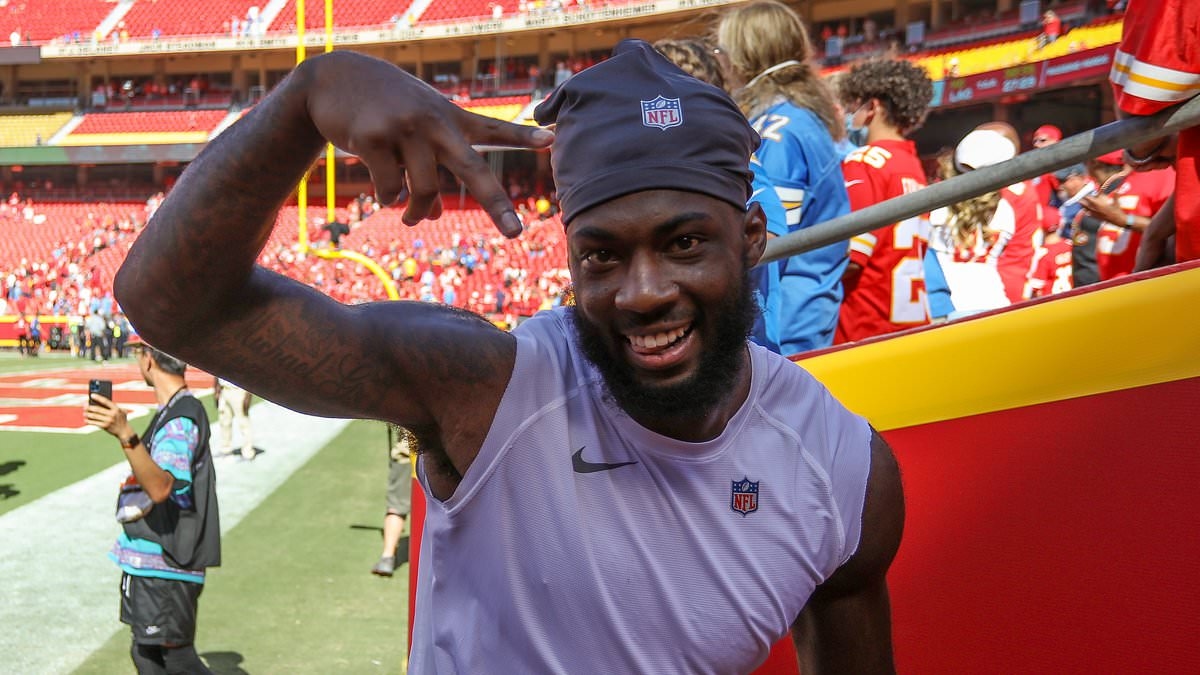 Los Angeles Chargers give worrying update on receiver Mike Williams' health just days before training camp