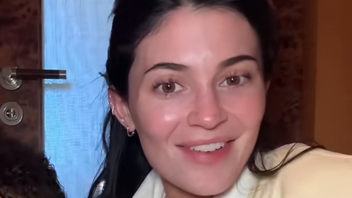 Kylie Jenner shares lesson she taught daughter Stormi about natural beauty while filming makeup tutorial