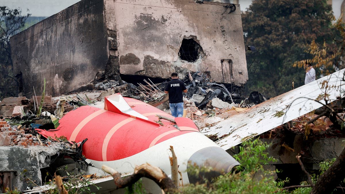 Boeing 787 diverted mid-flight over fuel switch safety check