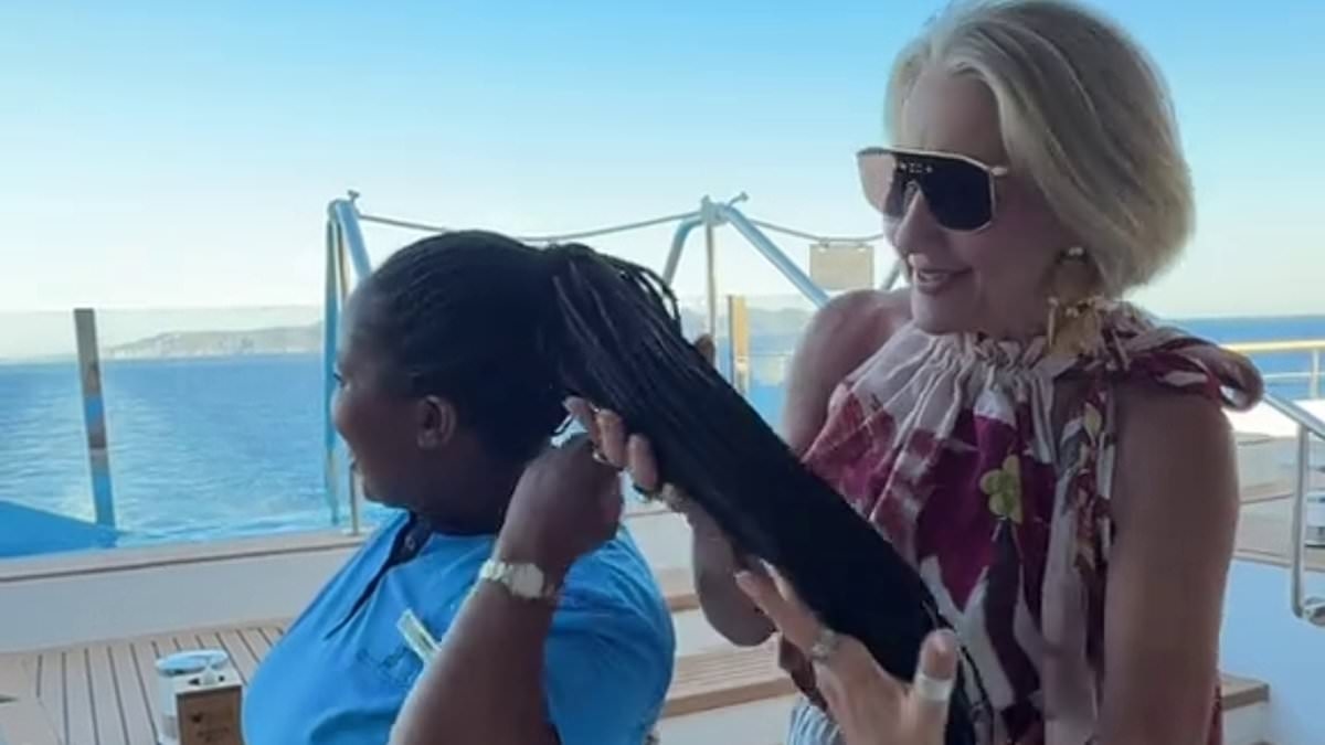 Australian hairdresser sparks debate after touching South African woman's hair: 'Oh my god'