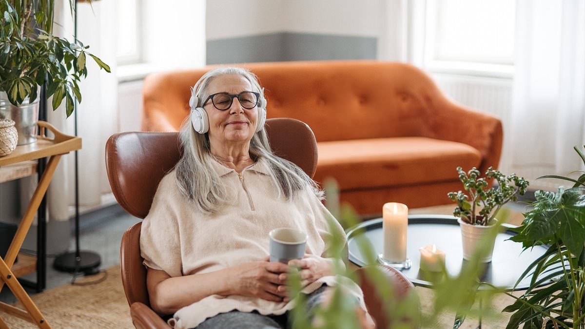 I'm a neurologist - these are eight simple steps I used to slow my mother's dementia