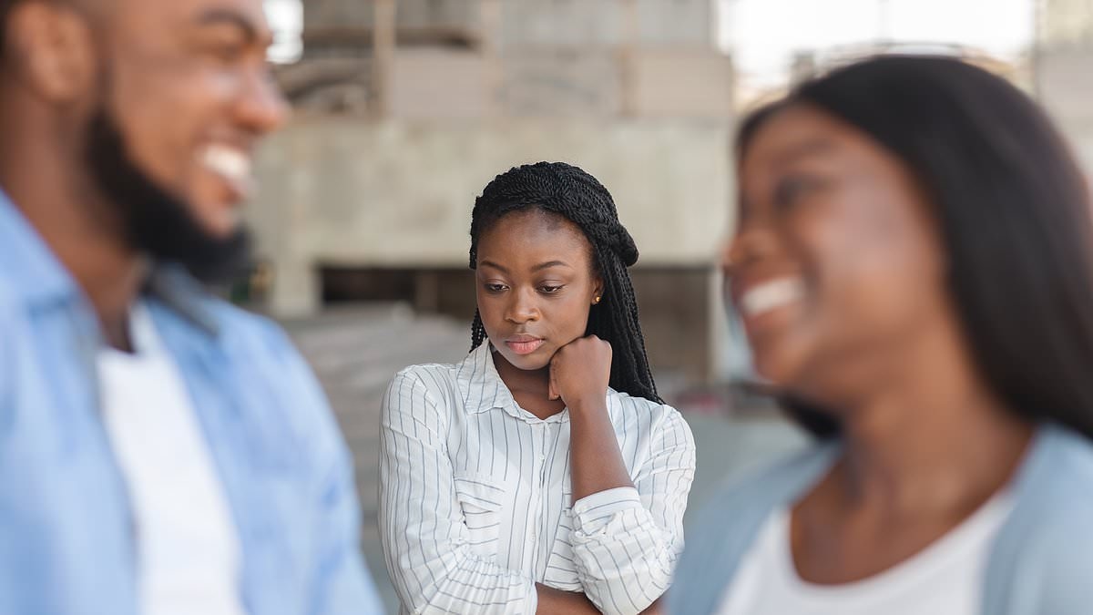 DEAR JANE: My female bestie has become a third in my relationship. Her barefoot obsession drives my boyfriend crazy