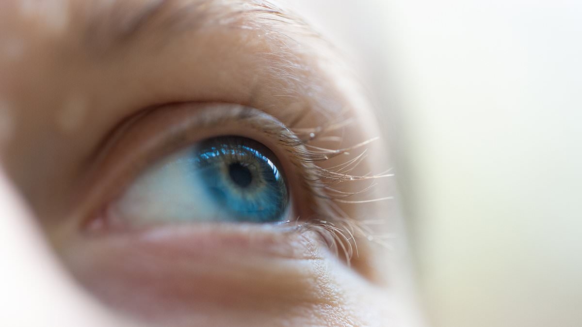 Scientists discover Pfizer COVID jab linked to eye changes that raise corneal damage risk
