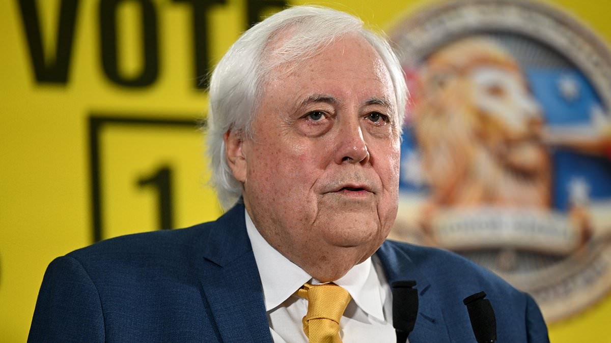 Aussies urged to monitor their bank accounts after Clive Palmer hack