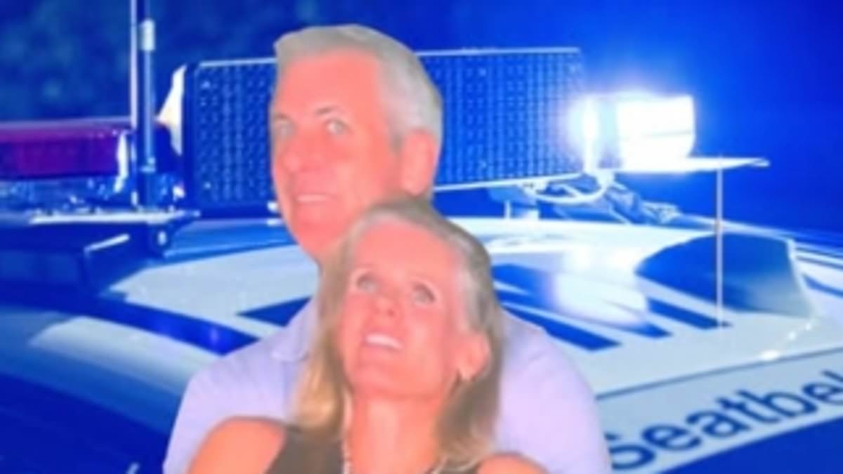 Australian police and emergency services hilariously turn THAT Coldplay kisscam moment into a meme