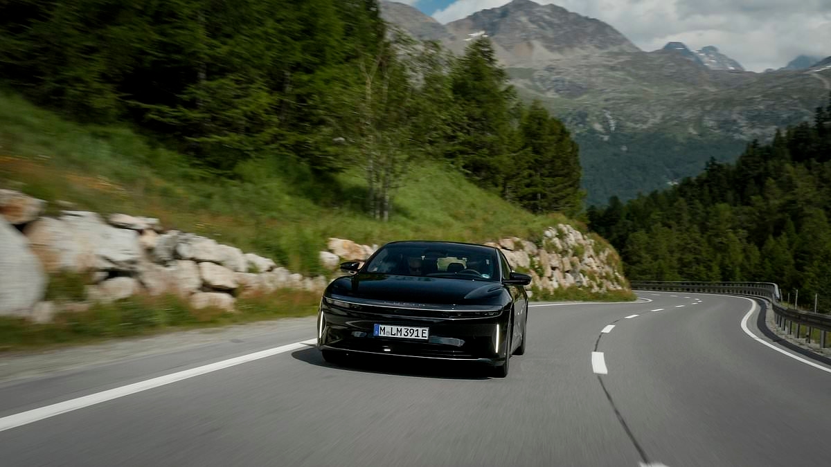 I drove an American-made car that's faster than a Ferrari... it's almost the perfect vehicle