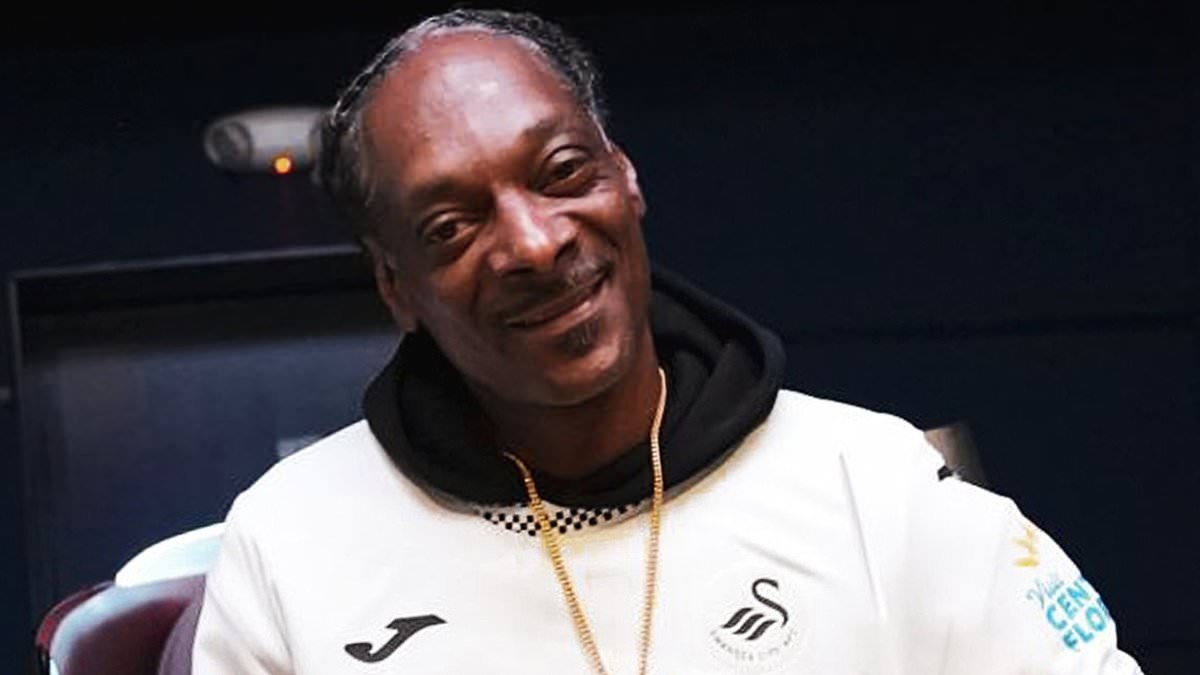 Why a Socceroos defender is set to rub shoulders with rap superstar Snoop Dog ahead of 2026 World Cup
