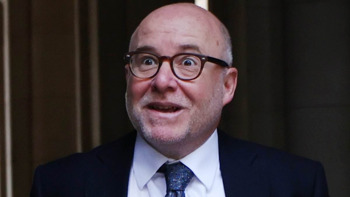 Aides urge the Prime Minister to axe 'meddling' law chief in autumn reshuffle