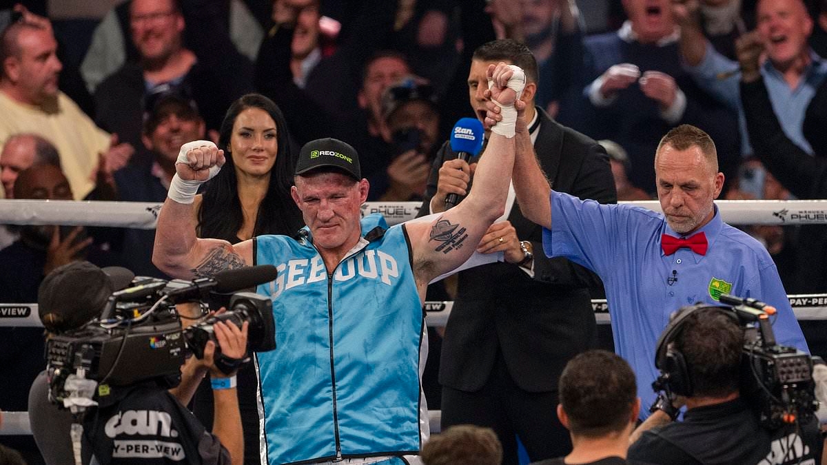 Boxing ref reveals security escorted him to his car after Gallen-Williams bout following threats