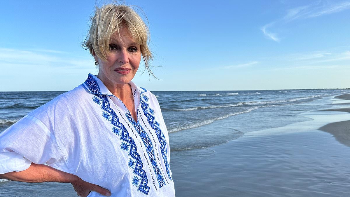 'Don't let me turn into someone who doesn't recognise the people I love most', says Dame Joanna Lumley as she speaks out in favour of assisted dying