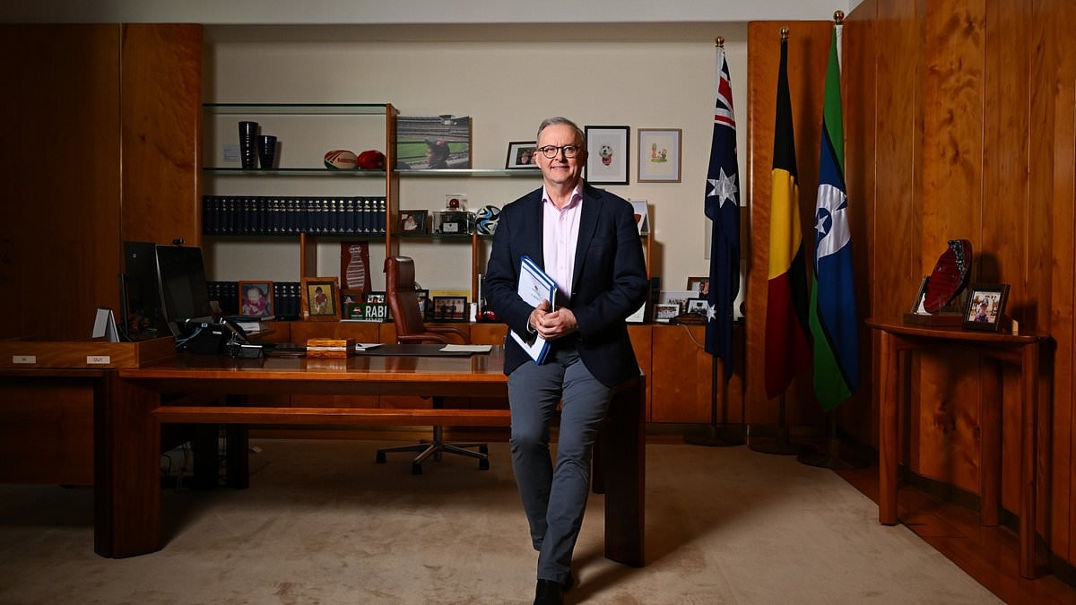 Anthony Albanese Government considers four-day work week