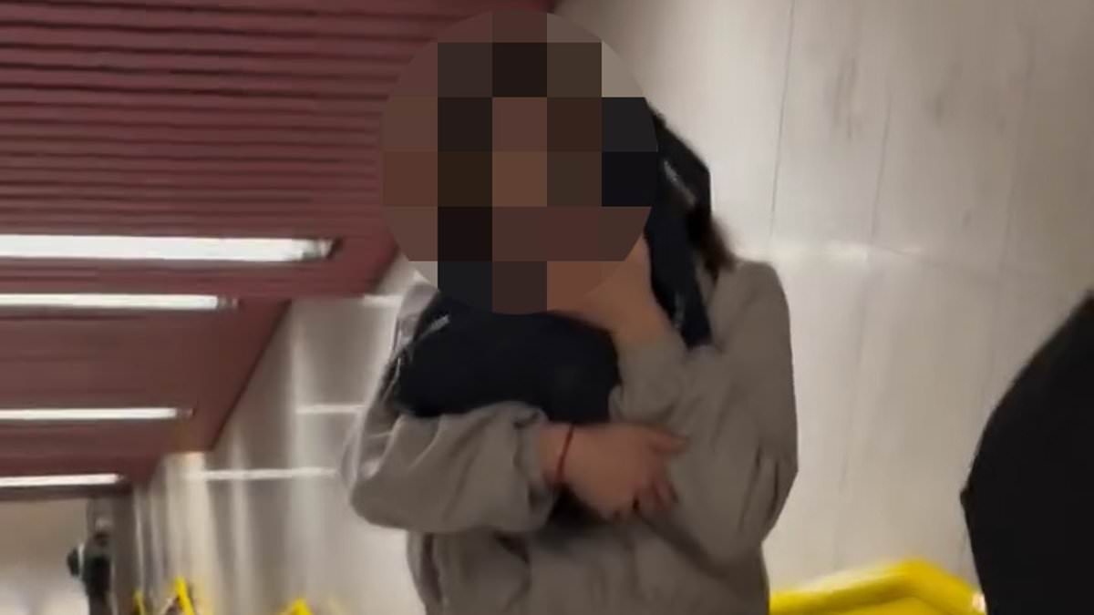 Criminal gangs are recruiting children to prey on vulnerable tourists in Venice