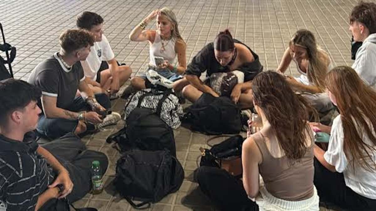 Error sees every suitcase on Ryanair flight left in the UK - leaving British tourists stranded in holiday hotspot