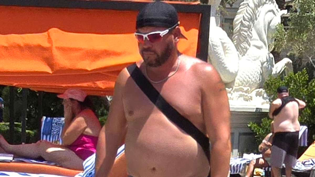 Jon & Kate Plus 8 vet Jon Gosselin, 48, makes rare sighting in Vegas… 16 years after show ended