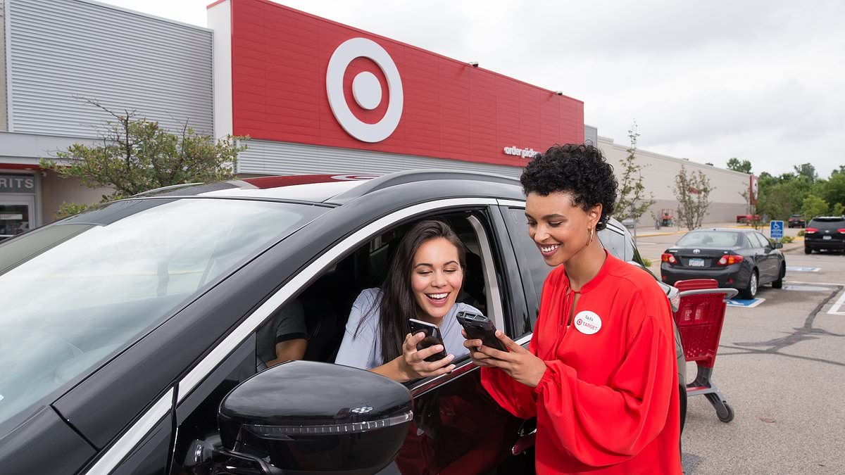 Target staff praise new anti-theft cases… and laugh at silly customers' mistake: 'So funny'