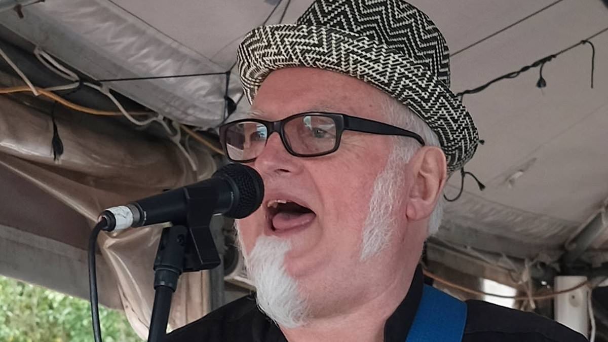 Pioneering Australian singer dead - as fans remember the '60s rocker as a 'great showman'