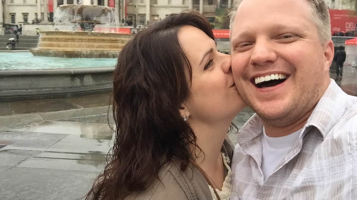 Mistress of 'killer' Colorado dentist testifies he sent photo of his wife as she lay dying in hospital