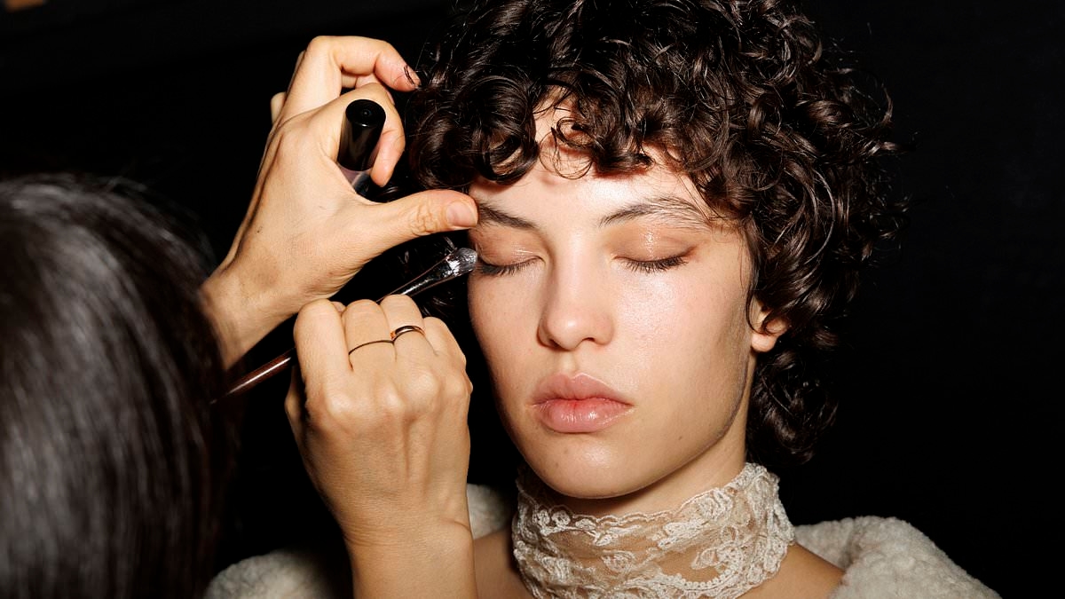 You've been doing your make-up all wrong! Celebrity cosmetics guru reveals the 11 mistakes most women are making without realising - and how to fix them