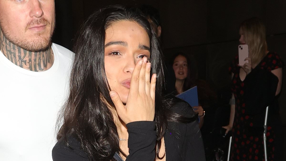 Rachel Zegler blows kisses to fans after another incredible night performing in Evita at the London Palladium