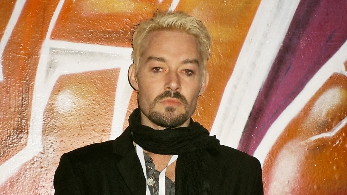 The VERY annoying feature at Daniel Johns' beachside property that is driving his neighbours insane - as the rock star prepares to build his new dream home