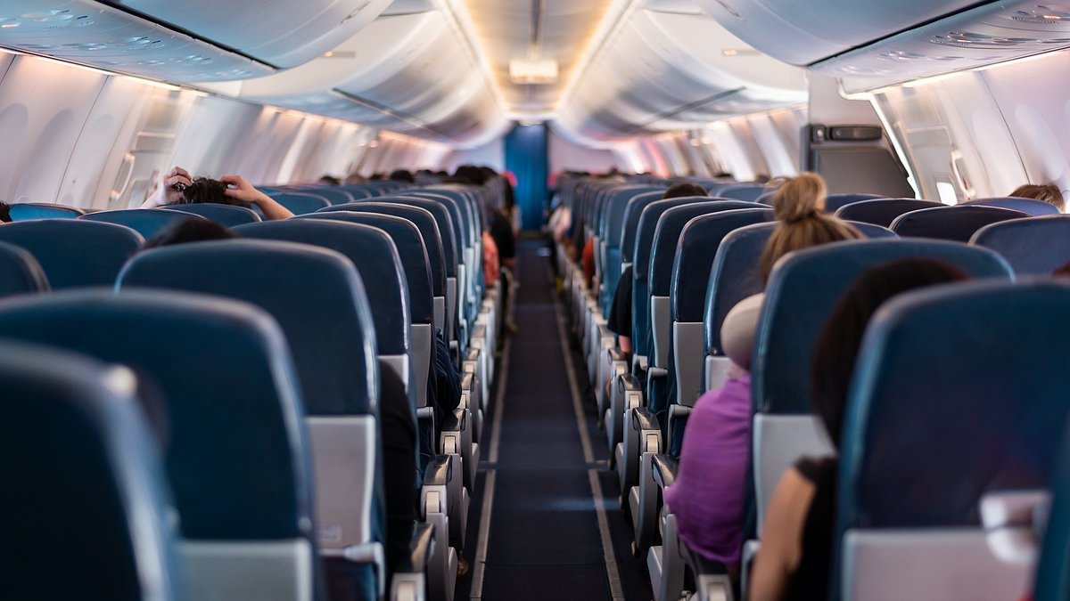 Passengers warned not to wear a very common type of shoe on a plane