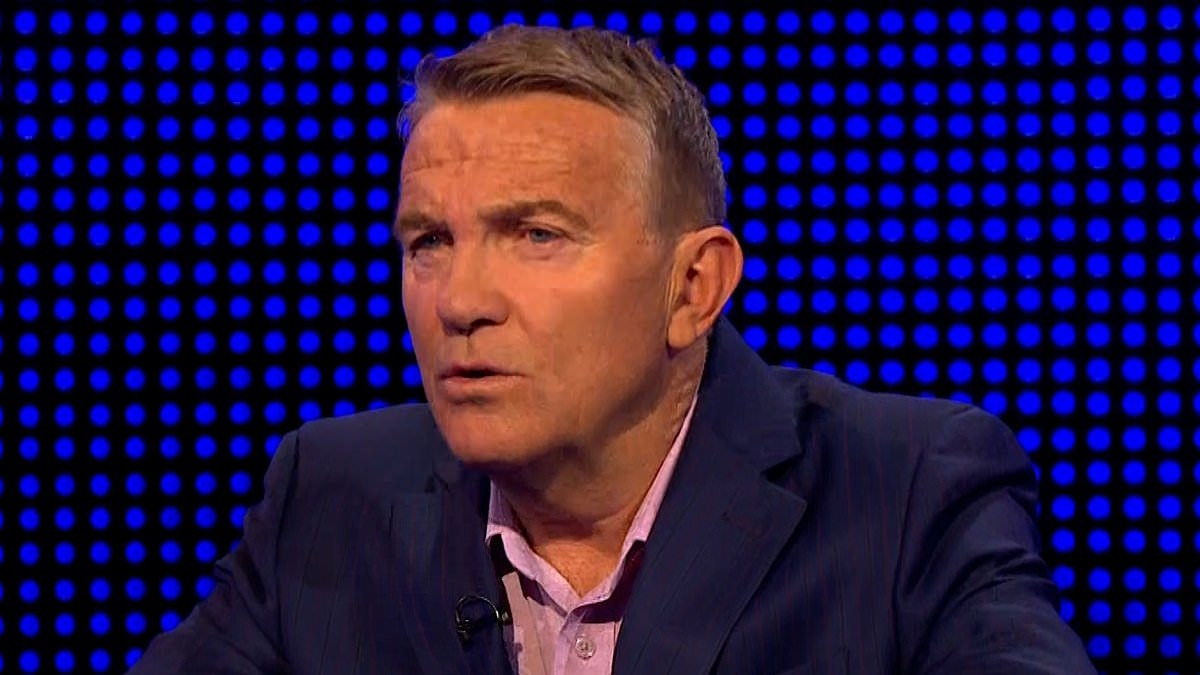 The Chase fans rage 'he's doing my head in!' as they skewer host Bradley Walsh for infuriating habit on ITV quiz