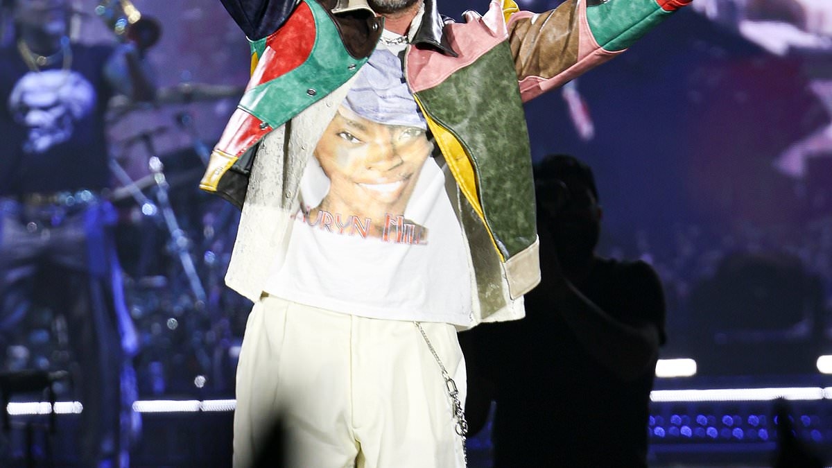 From delays to 'sub-par' performances with barely any singing - insiders reveal what's really going on with Justin Timberlake's world tour