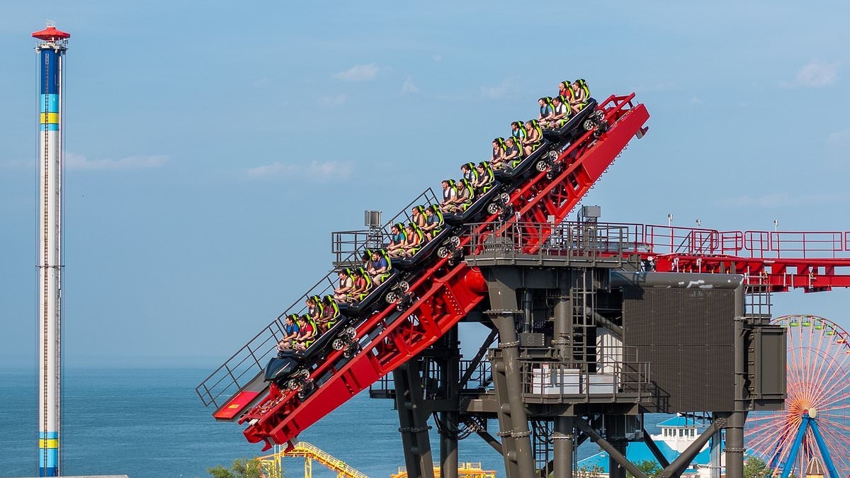 Scary new 'Siren's Curse' coaster breaks down AGAIN leaving riders trapped on ultra-tall thrill ride