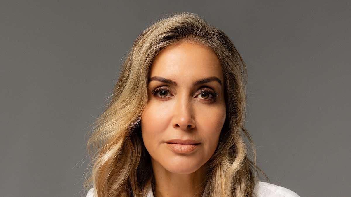 The (not so) secret kink of super-rich alpha males. I know it all too well - and Jeff Bezos is a shining example: AMANDA GOFF