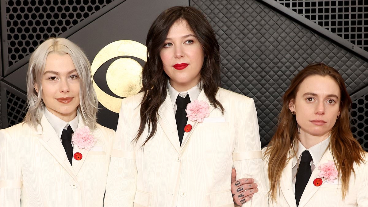 Boygenius singer offers to MARRY fans at her shows - and she has already been officiated