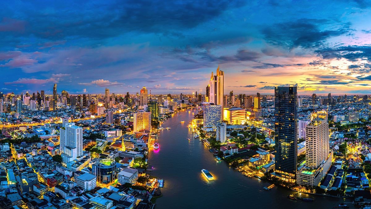 Four killed in 'mass shooting' at food market in Bangkok