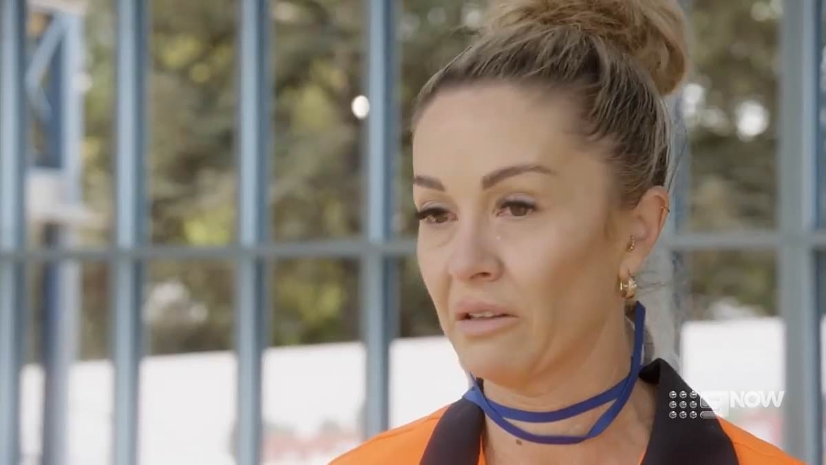 The Block contestants crumble under the pressure just days into the renovation as&#160;Alicia breaks down over bathroom drama